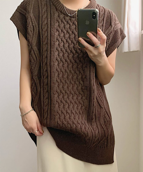 ISOOK（アイスー）の「Cable over knit vest / ケーブルオーバーニットベスト（mi select）（ベスト・レディース・ブラウン/アイボリー・FREE）」の9枚目の写真