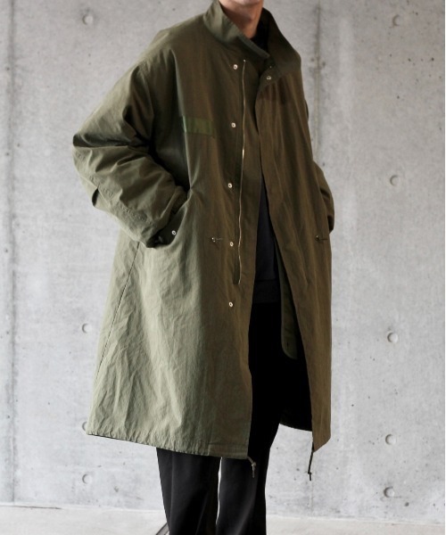 y/m by れぽすけ（イムバイレポスケ）の「ハイネックM65フィッシュテールパーカー（モッズコート・メンズ・ブラック/カーキ・MEDIUM/LARGE）」の7枚目の写真