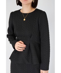 ケーブルジャガードペプラムカットソー