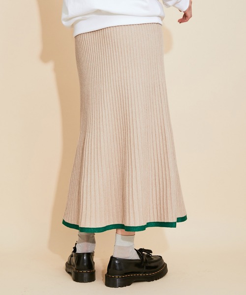 MADEMOISELLE ROPE'(マドモアゼル ロペ)の「【セットアップ対応】ラメフリルリブニットスカート(スカート・レディース・ベージュ/ラベンダー・38)」の6枚目の写真
