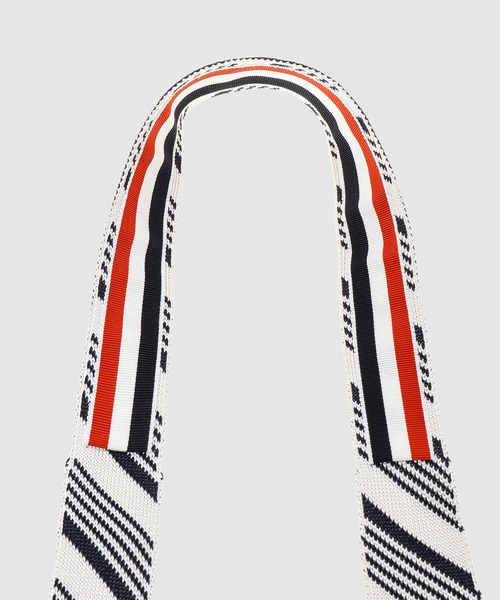 THOM BROWNE（トムブラウン）の「KNIT TIE IN REPP STRIPE JACQUARD SILK（ネクタイ・メンズ・ネイビー・ONE SIZE）」の3枚目の写真