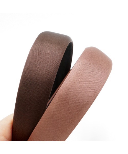 flower(フラワー)の「パーリーヘアバンド(カチューシャ・レディース・ブラウン/ダークブラウン・FREE)」の14枚目の写真