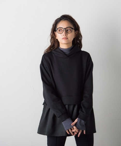 socolla（ソコラ）の「【socolla】裏起毛ティアードドッキングパーカー（パーカー・レディース・ブラック/グレー/レッド/グリーン・M）」の2枚目の写真