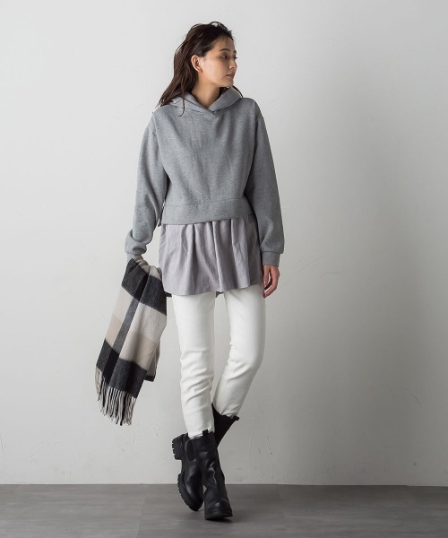 socolla（ソコラ）の「【socolla】裏起毛ティアードドッキングパーカー（パーカー・レディース・ブラック/グレー/レッド/グリーン・M）」の8枚目の写真