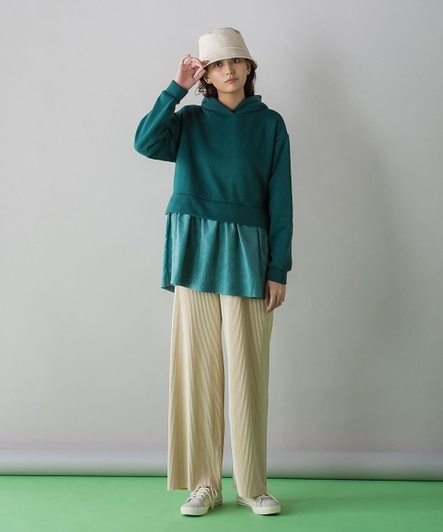 socolla（ソコラ）の「【socolla】裏起毛ティアードドッキングパーカー（パーカー・レディース・ブラック/グレー/レッド/グリーン・M）」の21枚目の写真