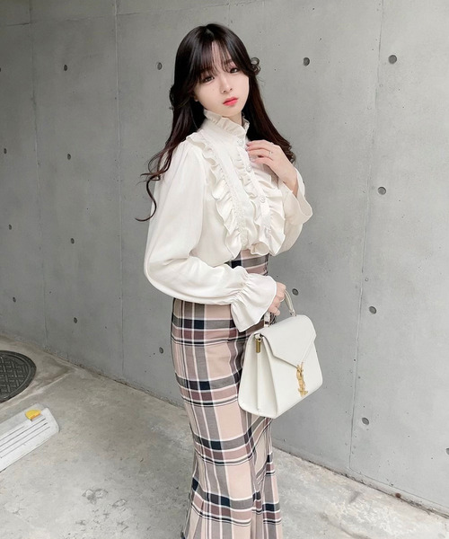 titty＆Co. PETIT by poyo（ティティーアンドコープティバイポヨ）の「【titty&Co.PETIT by POYO】スタンドカラーパールフリルブラウス（シャツ/ブラウス・レディース・アイボリー・FREE）」の2枚目の写真