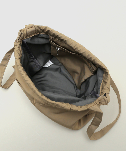 B.C STOCK(ベーセーストック)の「【NORDINARY/ノーディナリー】別注 KINCHYAKU(ショルダーバッグ・メンズ・ブラック/ベージュ・FREE)」の8枚目の写真