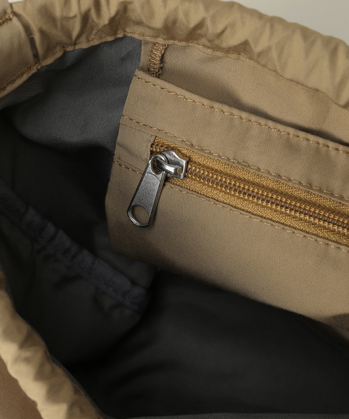 B.C STOCK(ベーセーストック)の「【NORDINARY/ノーディナリー】別注 KINCHYAKU(ショルダーバッグ・メンズ・ブラック/ベージュ・FREE)」の11枚目の写真