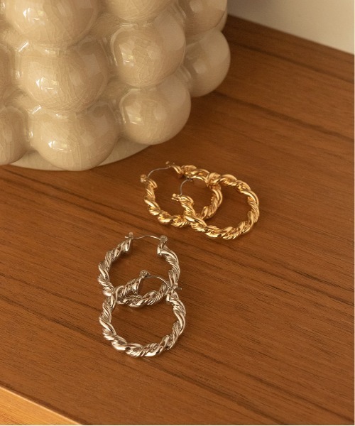 RANDA（ランダ）の「ツイストフープピアス（ピアス（両耳用）・レディース・ゴールド/シルバー・FREE）」の8枚目の写真