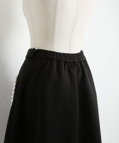 tocco closet（トッコ　クローゼット）の「ポケットパール付きダイバータックフレアスカート（スカート・レディース・ブラック/ベージュ/ネイビー・M）」の5枚目の写真