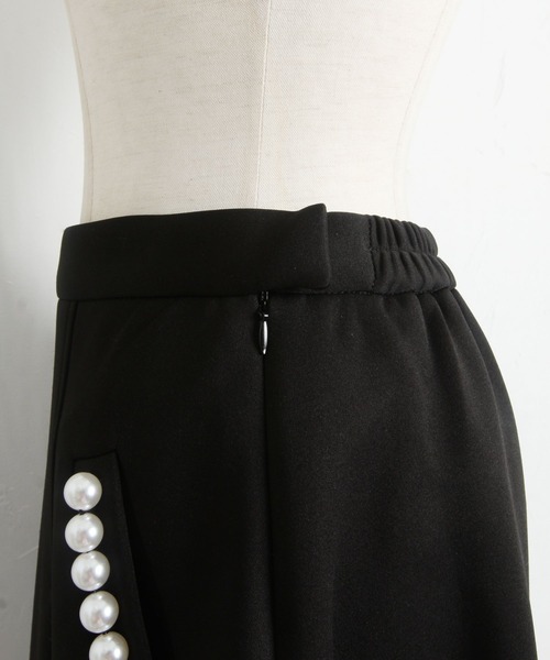 tocco closet（トッコ　クローゼット）の「ポケットパール付きダイバータックフレアスカート（スカート・レディース・ブラック/ベージュ/ネイビー・M）」の13枚目の写真