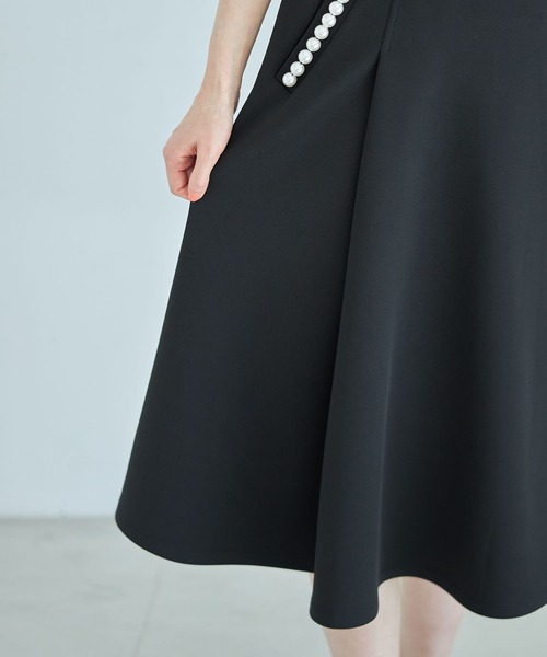 tocco closet（トッコ　クローゼット）の「ポケットパール付きダイバータックフレアスカート（スカート・レディース・ブラック/ベージュ/ネイビー・M）」の4枚目の写真