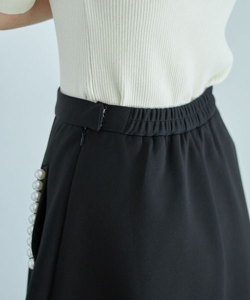tocco closet（トッコ　クローゼット）の「ポケットパール付きダイバータックフレアスカート（スカート・レディース・ブラック/ベージュ/ネイビー・M）」の10枚目の写真