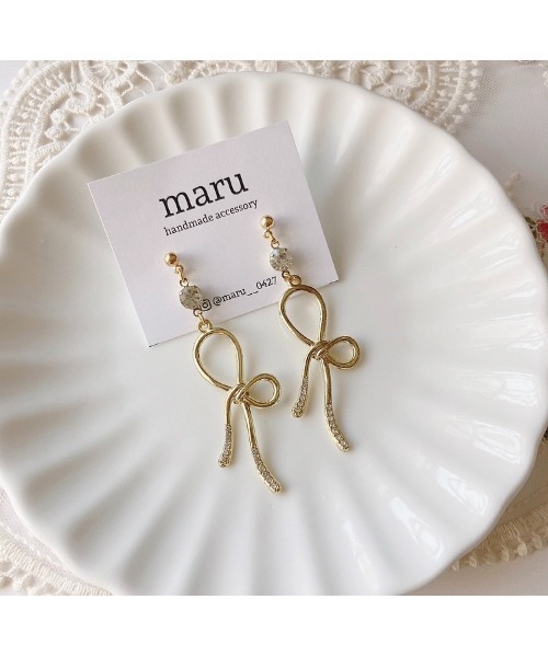 tone(トーン)の「【maru】ビジューリボンピアス(MA)(ピアス(両耳用)・レディース・シルバー/ゴールド・FREE)」の2枚目の写真