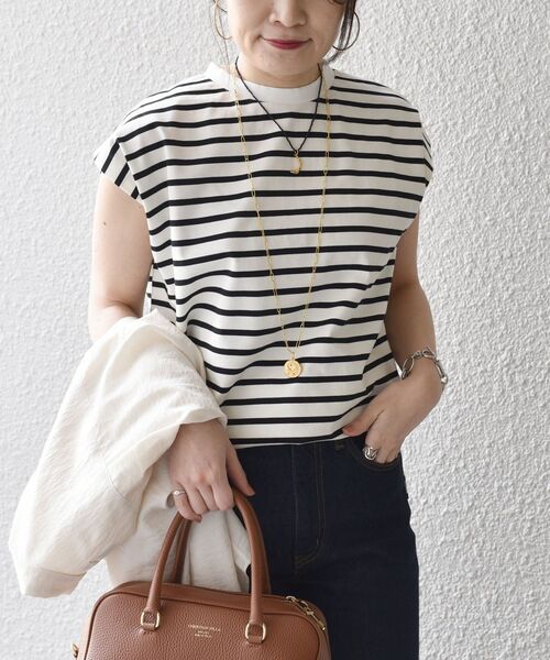 SHIPS（シップス）の「ALBINI オーガニックコットンボーダープルオーバー◆（Tシャツ/カットソー・レディース・ブラック/ベージュ/ブルー・ONE SIZE）」の2枚目の写真