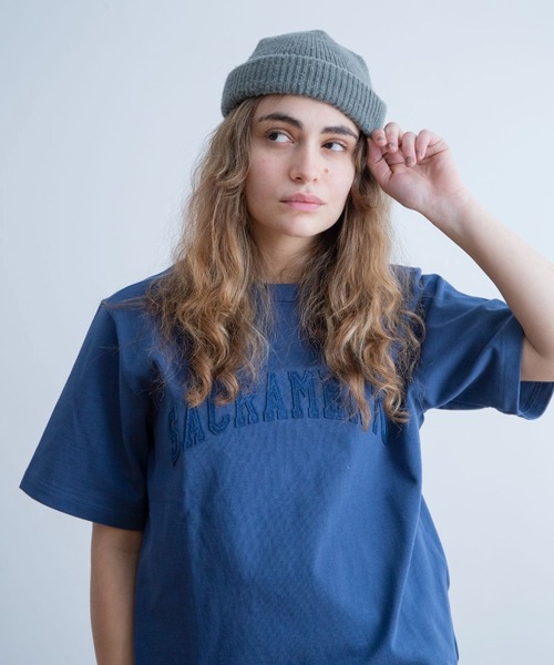 Universal Style Wear(ユニバーサルスタイルウェア)の「Universal Style Wear フェルト カレッジ Tシャツ(Tシャツ/カットソー・メンズ・ネイビー/ブラック/オフホワイト/ブルーグレー・X-LARGE/LARGE/MEDIUM)」の1枚目の写真
