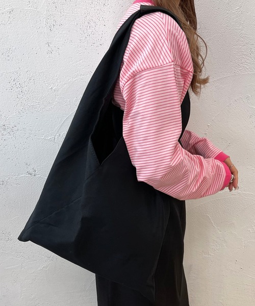 apres jour mignon(アプレジュールミニョン)の「【apresjour mignon×ARIAZ】シンプルマルシェバッグ(トートバッグ・レディース・ブラック・ONESIZE)」の4枚目の写真