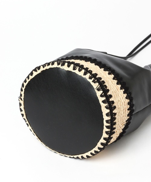 LEPSIM（レプシィム）の「ラフィアフェイクレザーコンビBAG　269160（かごバッグ・レディース・ブラック/アイボリー・ONE SIZE）」の15枚目の写真