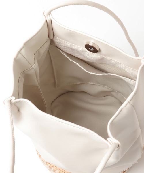 LEPSIM（レプシィム）の「ラフィアフェイクレザーコンビBAG　269160（かごバッグ・レディース・ブラック/アイボリー・ONE SIZE）」の16枚目の写真