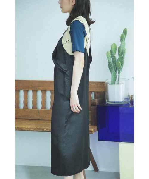 mici（ミチ）の「(mici)キャミソールドレス（ワンピース・レディース・ベージュ/ブラック・ONE SIZE）」の6枚目の写真