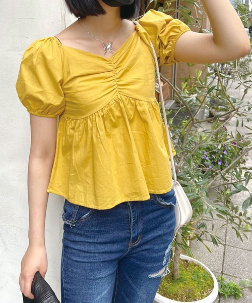 Twinkle;pm(トゥインクルピーエム)の「シャーリングギャザーTOPS(シャツ/ブラウス・レディース・ブラック/ベージュ/ピンク/イエロー・FREE)」の3枚目の写真