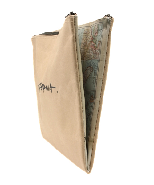 And A（アンドエー）の「転写クラッチ (MATATABI)（クラッチバッグ・メンズ・ベージュ・FREE）」の2枚目の写真