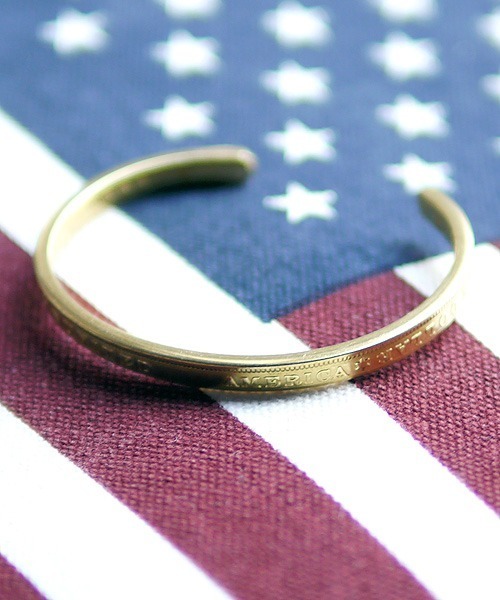 Revo.（レボ）の「Revo. USA Coins アンティークコイン バングル［巾着袋付き］（バングル/リストバンド・メンズ・アンティークゴールド/アンティークシルバー/ゴールド・FREE）」の3枚目の写真