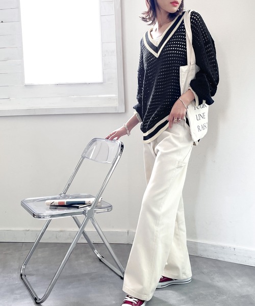 classicalelf（クラシカルエルフ）の「スタイリッシュをプラス。ライン入りＶネックメッシュニット（ニット/セーター・レディース・レッド/グリーン/グレイッシュベージュ/ネイビー×ホワイト/ブラック・SMALL/MEDIUM/LARGE/X-LARGE）」の11枚目の写真