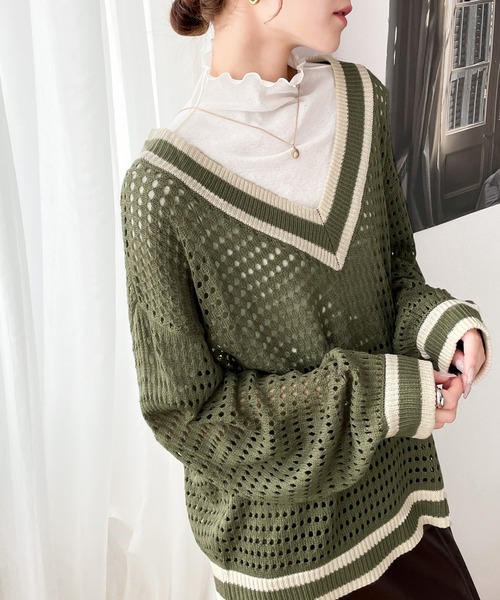 classicalelf（クラシカルエルフ）の「スタイリッシュをプラス。ライン入りＶネックメッシュニット（ニット/セーター・レディース・レッド/グリーン/グレイッシュベージュ/ネイビー×ホワイト/ブラック・SMALL/MEDIUM/LARGE/X-LARGE）」の9枚目の写真