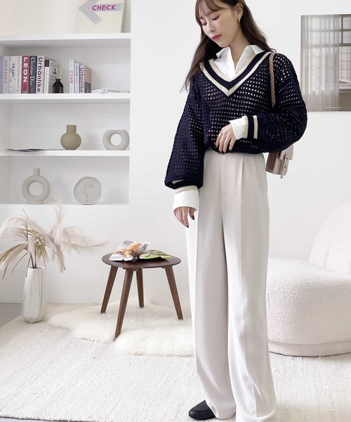 classicalelf（クラシカルエルフ）の「スタイリッシュをプラス。ライン入りＶネックメッシュニット（ニット/セーター・レディース・レッド/グリーン/グレイッシュベージュ/ネイビー×ホワイト/ブラック・SMALL/MEDIUM/LARGE/X-LARGE）」の17枚目の写真