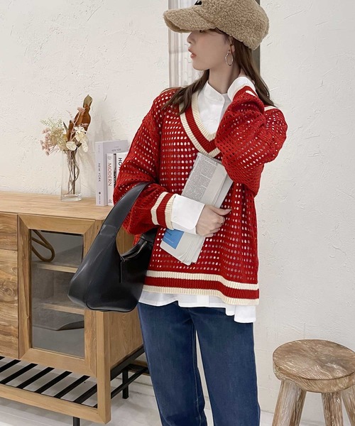 classicalelf（クラシカルエルフ）の「スタイリッシュをプラス。ライン入りＶネックメッシュニット（ニット/セーター・レディース・レッド/グリーン/グレイッシュベージュ/ネイビー×ホワイト/ブラック・SMALL/MEDIUM/LARGE/X-LARGE）」の19枚目の写真