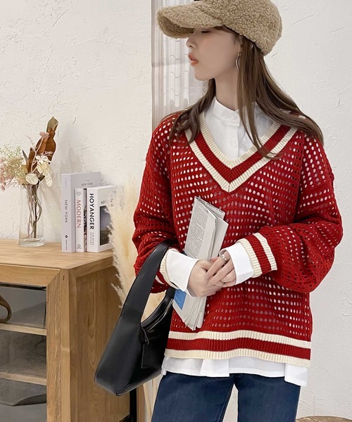 classicalelf（クラシカルエルフ）の「スタイリッシュをプラス。ライン入りＶネックメッシュニット（ニット/セーター・レディース・レッド/グリーン/グレイッシュベージュ/ネイビー×ホワイト/ブラック・SMALL/MEDIUM/LARGE/X-LARGE）」の20枚目の写真