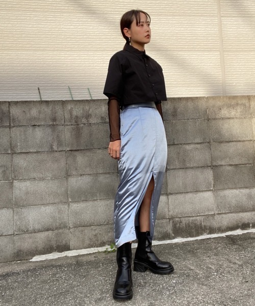 AMAIL(アマイル)の「Shiny slit midi skirt(スカート・レディース・グリーン/ブルー・FREE)」の5枚目の写真
