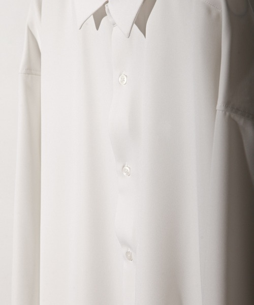 NILWAY（ニルウェイ）の「ナチュラルストレッチポリエステルネクタイ付きシャツ/2WAY（シャツ/ブラウス・メンズ・グレイッシュベージュ/ホワイト/グリーン/ブラック/ブルー・LARGE/MEDIUM）」の7枚目の写真