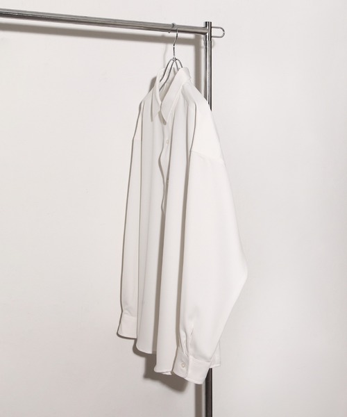 NILWAY（ニルウェイ）の「ナチュラルストレッチポリエステルネクタイ付きシャツ/2WAY（シャツ/ブラウス・メンズ・グレイッシュベージュ/ホワイト/グリーン/ブラック/ブルー・LARGE/MEDIUM）」の10枚目の写真