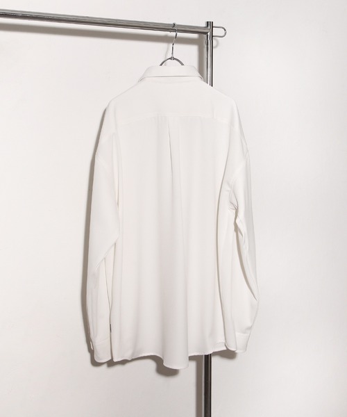 NILWAY（ニルウェイ）の「ナチュラルストレッチポリエステルネクタイ付きシャツ/2WAY（シャツ/ブラウス・メンズ・グレイッシュベージュ/ホワイト/グリーン/ブラック/ブルー・LARGE/MEDIUM）」の11枚目の写真