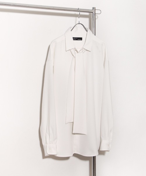 NILWAY（ニルウェイ）の「ナチュラルストレッチポリエステルネクタイ付きシャツ/2WAY（シャツ/ブラウス・メンズ・グレイッシュベージュ/ホワイト/グリーン/ブラック/ブルー・LARGE/MEDIUM）」の16枚目の写真