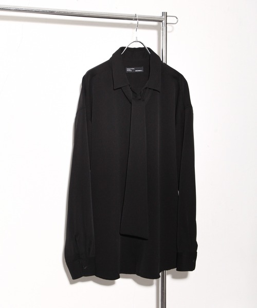 NILWAY（ニルウェイ）の「ナチュラルストレッチポリエステルネクタイ付きシャツ/2WAY（シャツ/ブラウス・メンズ・グレイッシュベージュ/ホワイト/グリーン/ブラック/ブルー・LARGE/MEDIUM）」の17枚目の写真