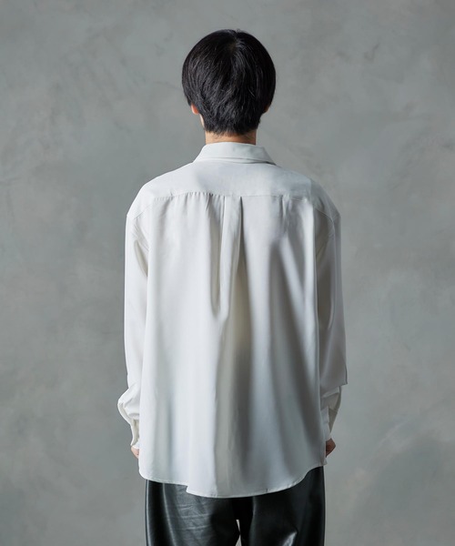 NILWAY（ニルウェイ）の「ナチュラルストレッチポリエステルネクタイ付きシャツ/2WAY（シャツ/ブラウス・メンズ・グレイッシュベージュ/ホワイト/グリーン/ブラック/ブルー・LARGE/MEDIUM）」の20枚目の写真