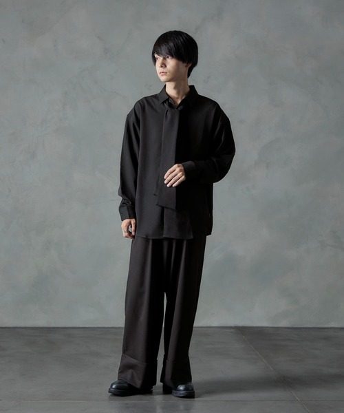 NILWAY（ニルウェイ）の「ナチュラルストレッチポリエステルネクタイ付きシャツ/2WAY（シャツ/ブラウス・メンズ・グレイッシュベージュ/ホワイト/グリーン/ブラック/ブルー・LARGE/MEDIUM）」の14枚目の写真