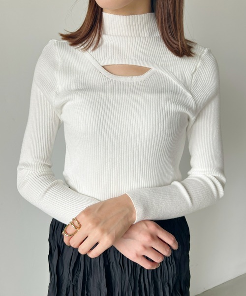 CLEA(クレア)の「カットアウトリブニットプルオーバー(ニット/セーター・レディース・ブラック/ベージュ/ブラウン/アイボリー・FREE)」の5枚目の写真