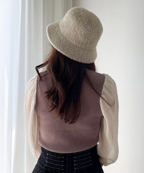 MAJESTIC LEGON（マジェスティックレゴン）の「デコルテオープンレディニット（ニット/セーター・レディース・アイボリー/ベージュ/ブラック・MEDIUM）」の11枚目の写真