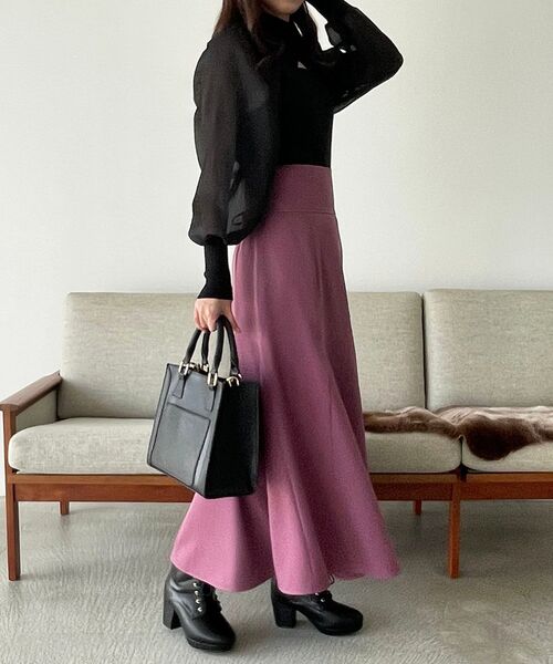 MAJESTIC LEGON（マジェスティックレゴン）の「デコルテオープンレディニット（ニット/セーター・レディース・アイボリー/ベージュ/ブラック・MEDIUM）」の20枚目の写真