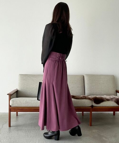 MAJESTIC LEGON（マジェスティックレゴン）の「デコルテオープンレディニット（ニット/セーター・レディース・アイボリー/ベージュ/ブラック・MEDIUM）」の21枚目の写真