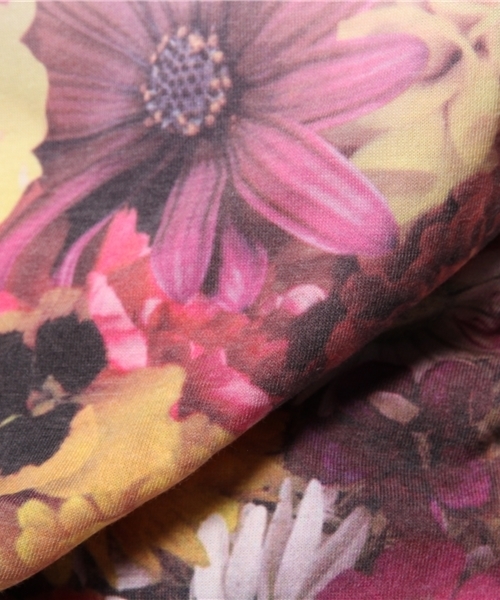 VENCEEXCHANGE（ヴァンスエクスチェンジ）の「R 花柄グラデーションTシャツ         （Tシャツ/カットソー・メンズ・オフホワイト・SMALL/LARGE/MEDIUM）」の9枚目の写真