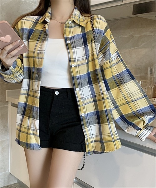FREE STYLISTS(フリー スタイリスト)の「オーバーサイズ チェック微起毛素材 長袖シャツ(シャツ/ブラウス・レディース・ブラウン/ピンク/イエロー/グレー/ブルー/オリーブ/ブラック/ピンク系その他/グリーン/オレンジ/キャメル/イエロー系その他/ブラック×ピンク/グレー系その他・FREE)」の11枚目の写真
