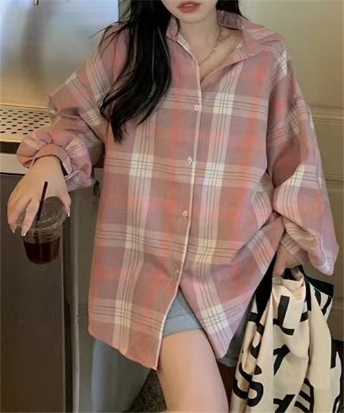 FREE STYLISTS(フリー スタイリスト)の「オーバーサイズ チェック微起毛素材 長袖シャツ(シャツ/ブラウス・レディース・ブラウン/ピンク/イエロー/グレー/ブルー/オリーブ/ブラック/ピンク系その他/グリーン/オレンジ/キャメル/イエロー系その他/ブラック×ピンク/グレー系その他・FREE)」の12枚目の写真