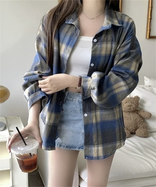 FREE STYLISTS(フリー スタイリスト)の「オーバーサイズ チェック微起毛素材 長袖シャツ(シャツ/ブラウス・レディース・ブラウン/ピンク/イエロー/グレー/ブルー/オリーブ/ブラック/ピンク系その他/グリーン/オレンジ/キャメル/イエロー系その他/ブラック×ピンク/グレー系その他・FREE)」の22枚目の写真