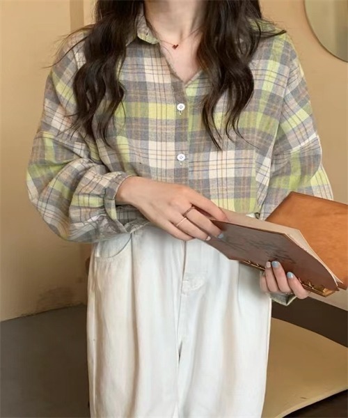 FREE STYLISTS(フリー スタイリスト)の「オーバーサイズ チェック微起毛素材 長袖シャツ(シャツ/ブラウス・レディース・ブラウン/ピンク/イエロー/グレー/ブルー/オリーブ/ブラック/ピンク系その他/グリーン/オレンジ/キャメル/イエロー系その他/ブラック×ピンク/グレー系その他・FREE)」の21枚目の写真