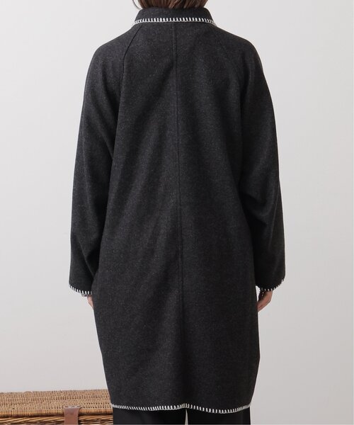 DOUBLE NAME(ダブルネーム)の「ブランケットステッチステンカラーコート(その他アウター・レディース・チャコールグレー/グレイッシュベージュ/テラコッタ・FREE)」の10枚目の写真